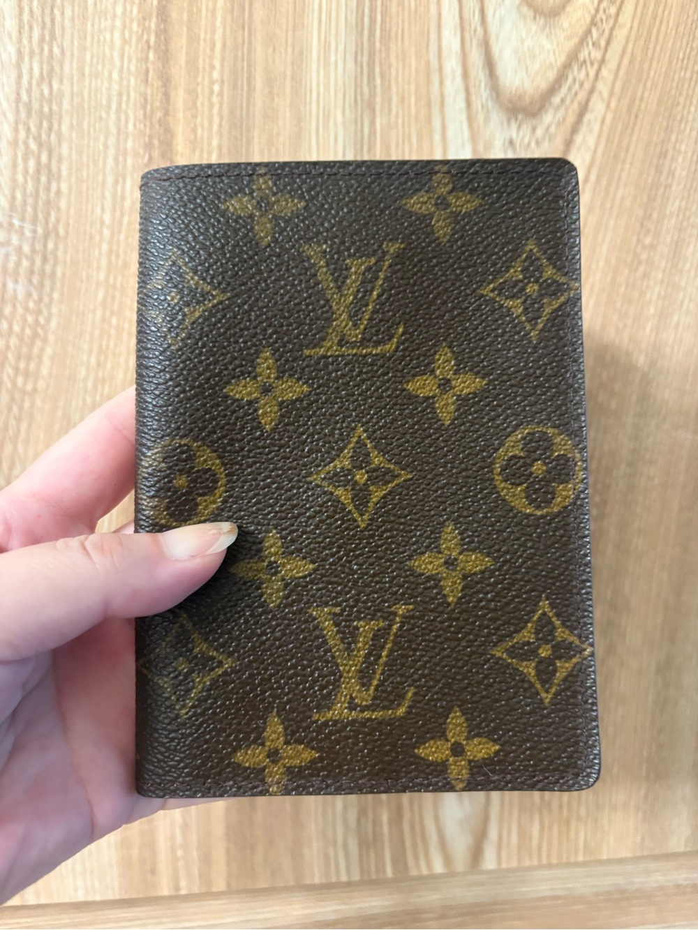 Auth Louis Vuitton Monogram bifold Passport Wallet unisex